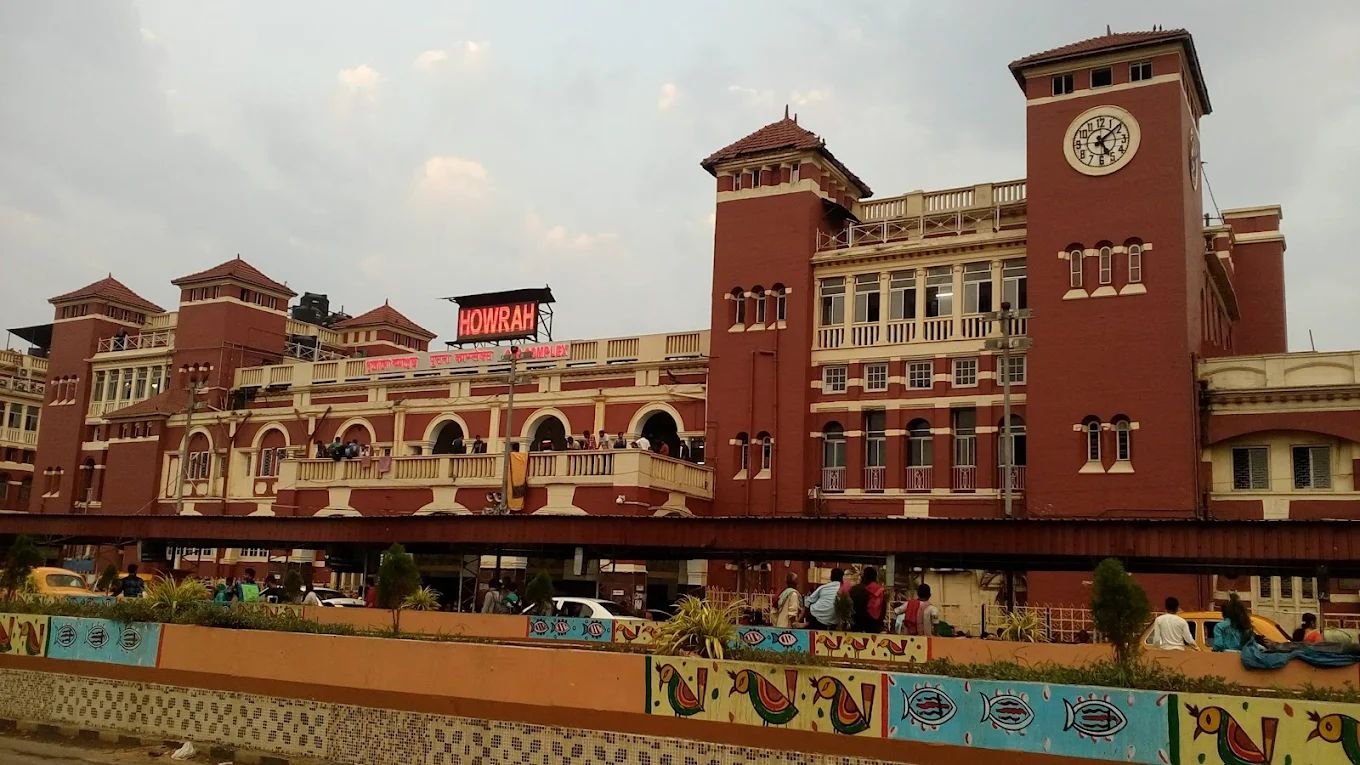 Howrah Railway Station | History, About, Platforms, Trains & Travel Information cover photo