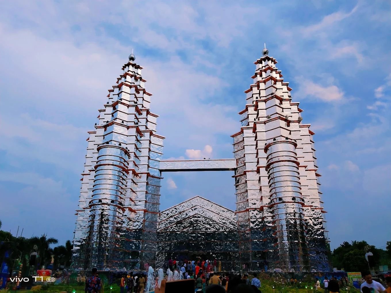 Kalyani ITI More Durga Puja 2026 | Swe Taw Myat Pagoda Theme | Luminous Club photo 3