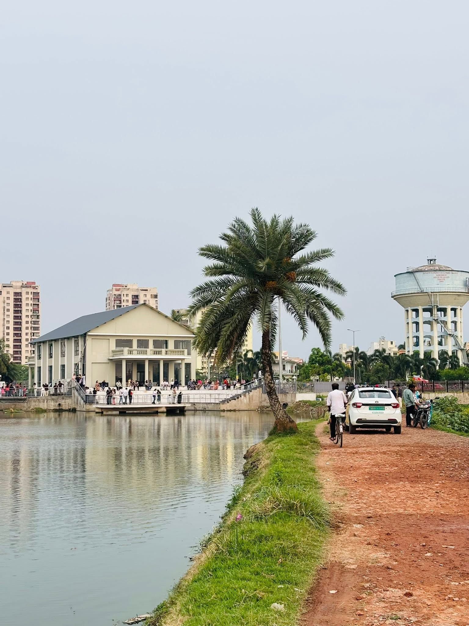Taranya Community Park New Town | Taranya View Point, Waterfront Park & Cafe in Kolkata photo 3